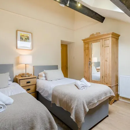 3 Bed In Oc-lr046 *